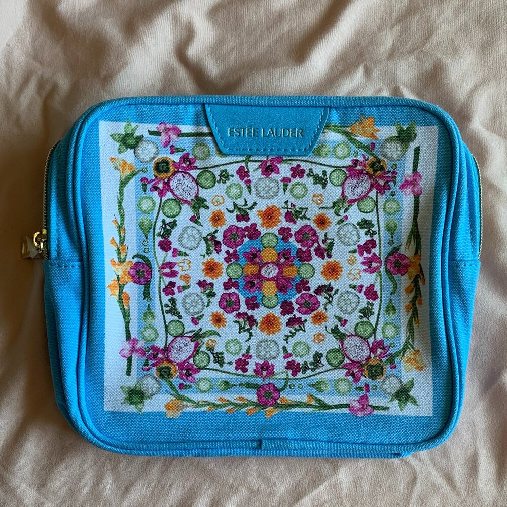 New! Estee Lauder Makeup Bag